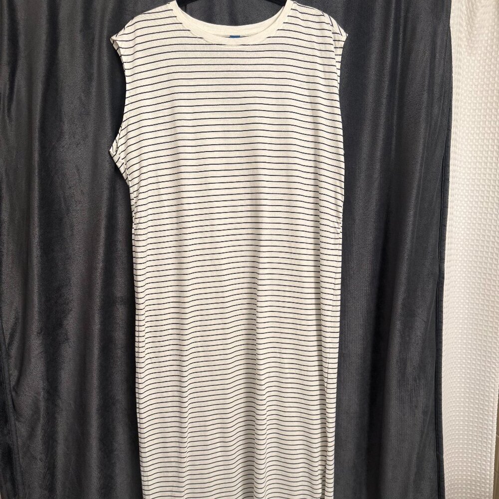 Sleeveless Dress - Picture 3 of 3